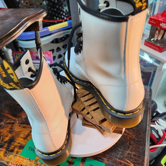 Dr Martens boots - Picture 5 of 7